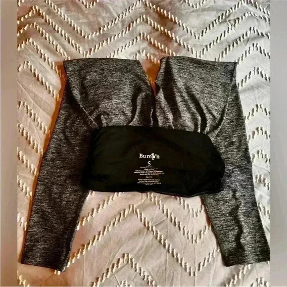 NWOT Bump'n Maternity/Post Leggings
Women's Size Small Black/Gray - Picture 6 of 6